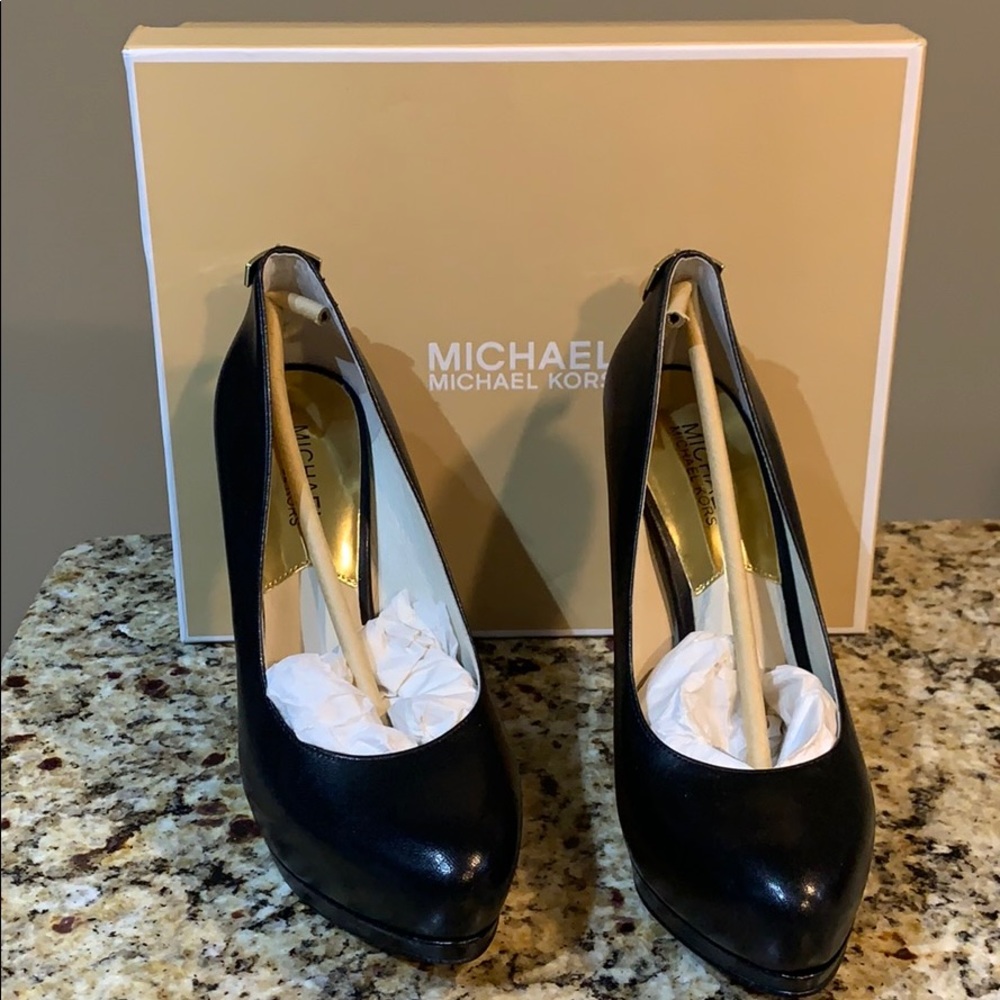 Michael Kors Hamilton Pump